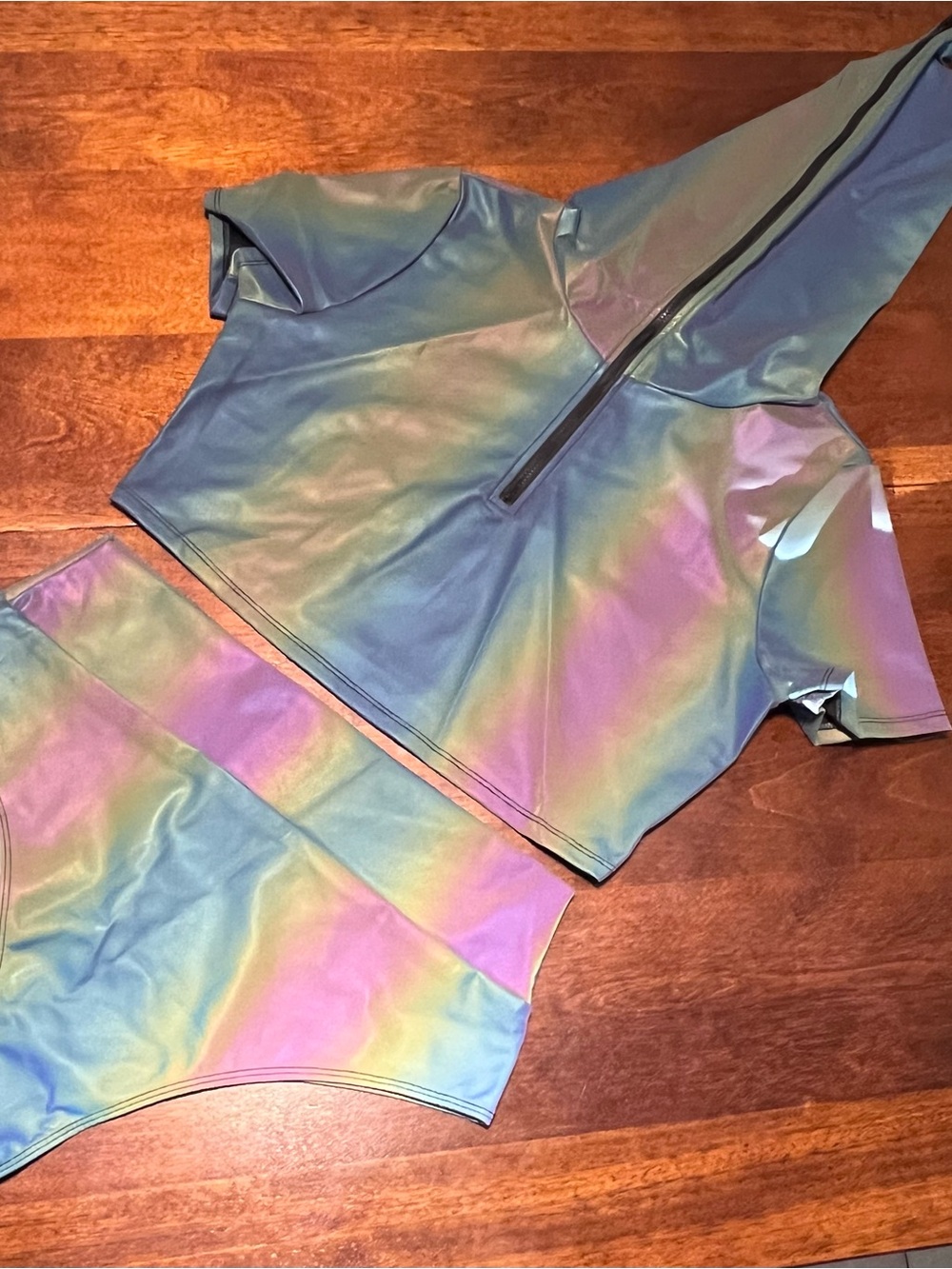 iHeartRaves - Reflective Crop Top & High-Waist Bottoms - Picture 15 of 16